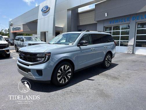 Glacier Gray Metallic 2026 Ford Expedition Platinum