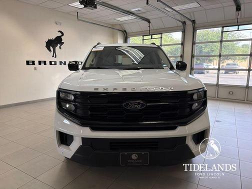 Oxford White 2025 Ford Expedition Active