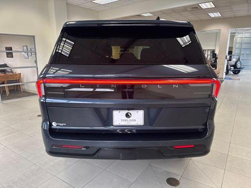 Flight Blue 2025 Lincoln Navigator Reserve