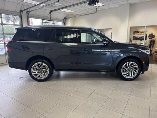 Flight Blue 2025 Lincoln Navigator Reserve