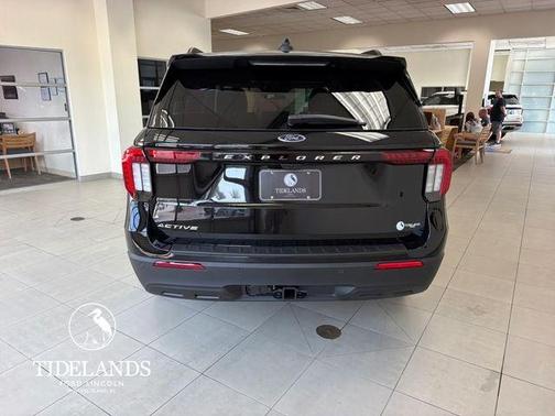 Agate Black Metallic 2026 Ford Explorer Active