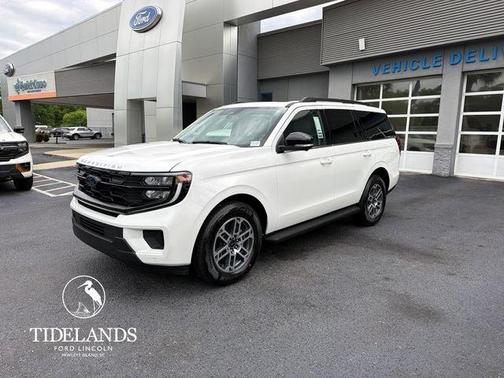 Star White 2026 Ford Expedition Active