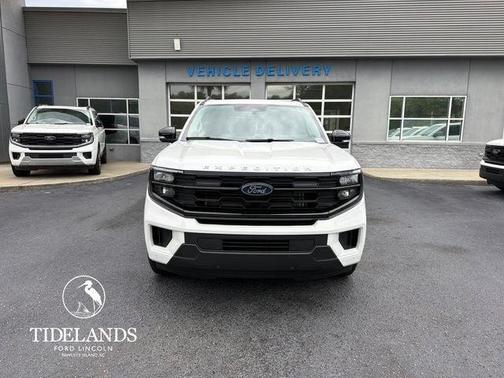 Star White 2026 Ford Expedition Active