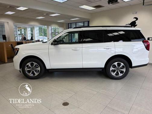 Star White 2027 Ford Expedition ACTIVE