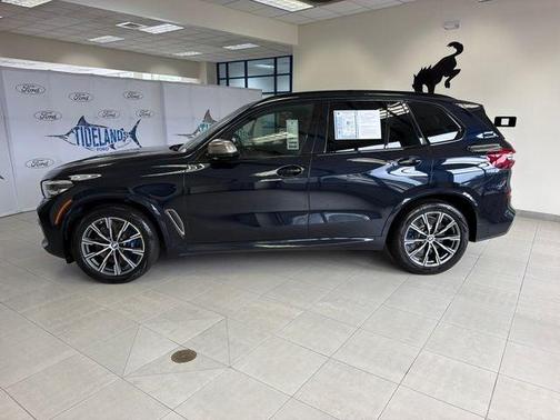 Carbon Black Metallic 2022 BMW X5 M50i