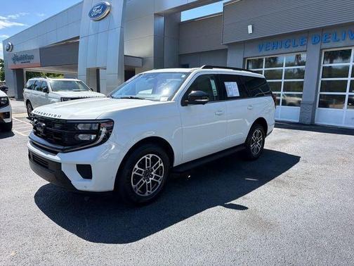 Star White 2025 Ford Expedition Active