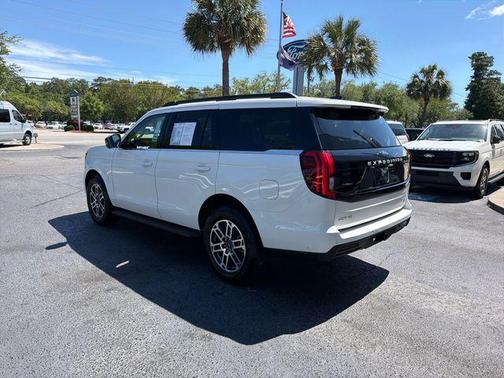 Star White 2025 Ford Expedition Active