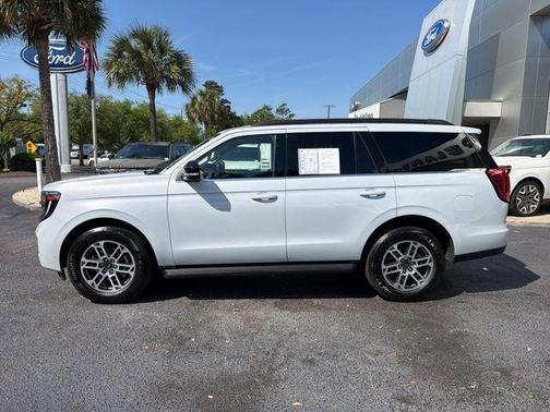 Space Silver 2025 Ford Expedition Active