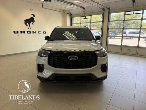 Space White Metallic 2026 Ford Explorer ST-Line