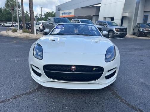 2018 Jaguar F-TYPE R