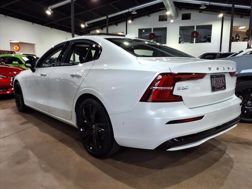 2023 Volvo S60 B5 Plus Dark Theme