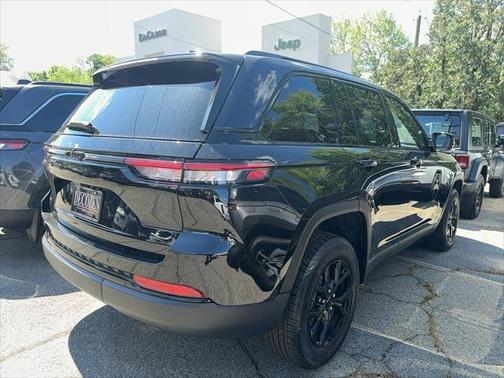 2025 Jeep Grand Cherokee Altitude