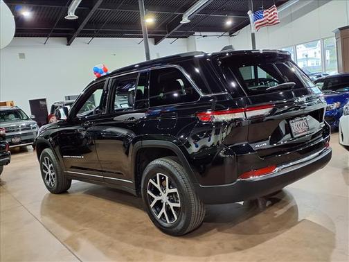 Diamond Black Crystal Pearl Coat Pxj 2024 Jeep Grand Cherokee Limited