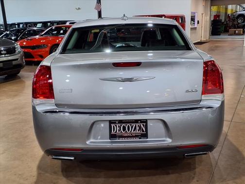 2015 Chrysler 300 Limited