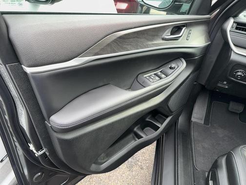 Gray 2026 Jeep Grand Cherokee Limited