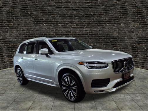 2020 Volvo XC90 T6 Momentum