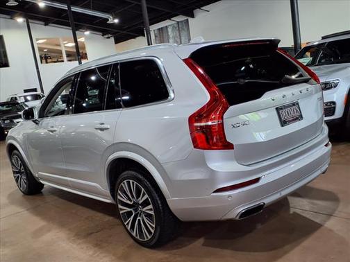 2020 Volvo XC90 T6 Momentum