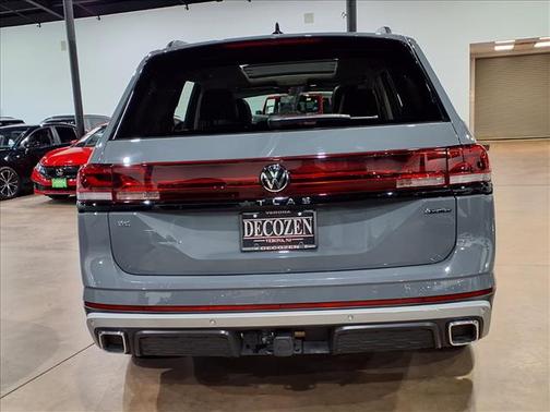 2024 Volkswagen Atlas 2.0T SE w/Technology 4MOTION