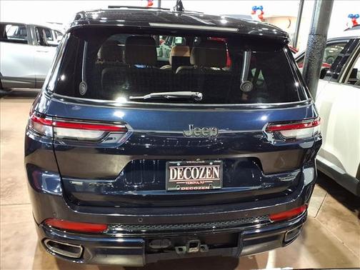 Diamond Black Crystal Pearlcoat 2023 Jeep Grand Cherokee L Summit