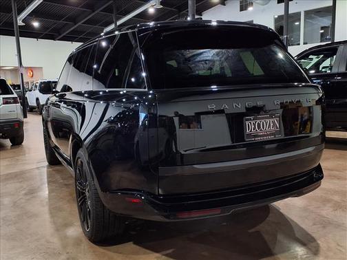 2025 Land Rover Range Rover P400 SE LWB