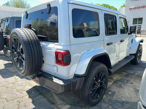 2025 Jeep Wrangler 4xe Sahara