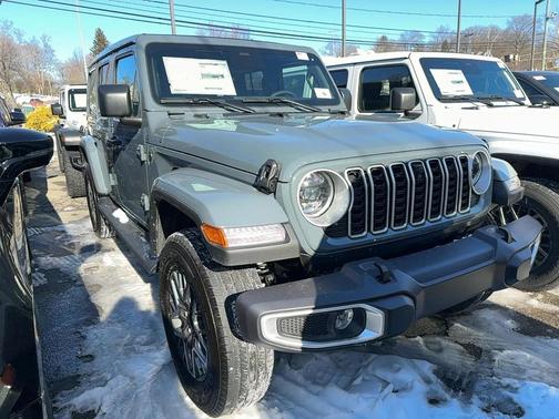 2026 Jeep Wrangler 4-Door Sahara 4x4