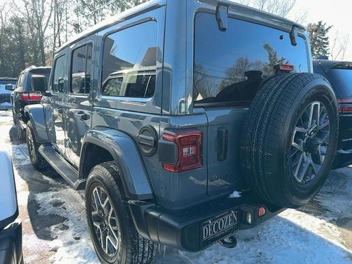 2026 Jeep Wrangler 4-Door Sahara 4x4