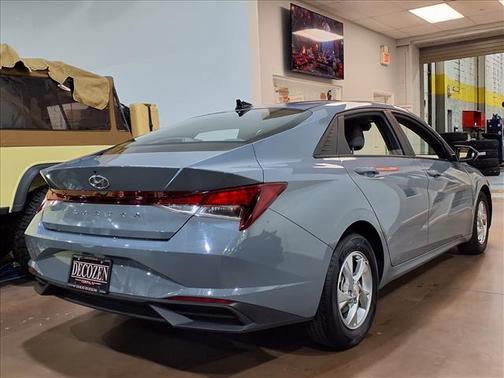 2023 Hyundai ELANTRA SE