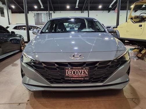 2023 Hyundai ELANTRA SE
