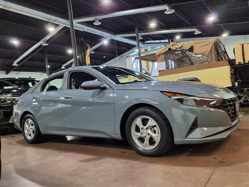 2023 Hyundai ELANTRA SE