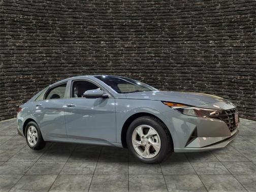 2023 Hyundai ELANTRA SE