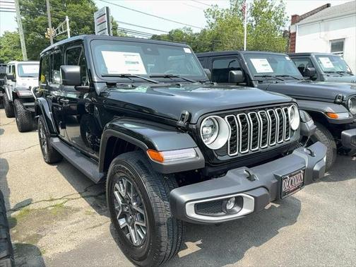 2025 Jeep Wrangler 4-Door Sahara 4x4