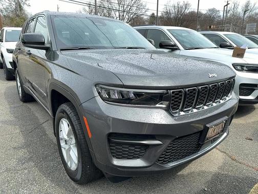 2025 Jeep Grand Cherokee Laredo
