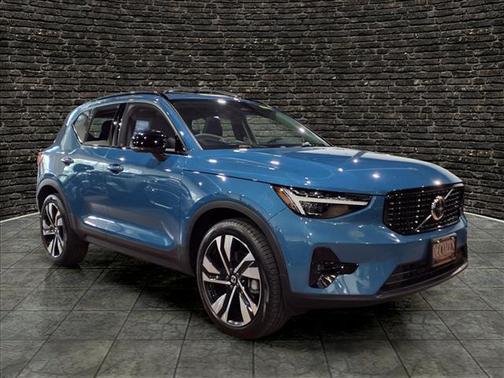 Fjord Blue Metallic 2024 Volvo XC40 B5 Ultimate Dark Theme