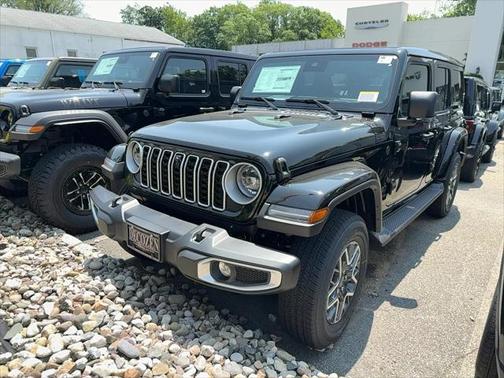 2025 Jeep Wrangler 4-Door Sahara 4x4