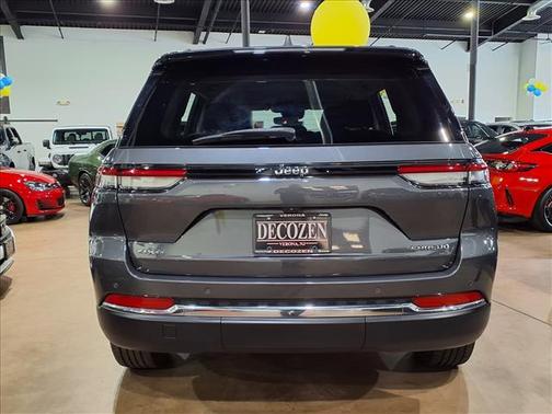 Baltic Gray Metallic Clear Coat Pas 2023 Jeep Grand Cherokee Laredo