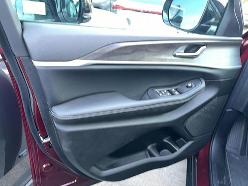 2026 Jeep Grand Cherokee Altitude