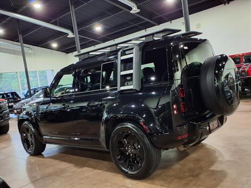 2023 Land Rover Defender 110 X-Dynamic SE