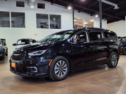 2021 Chrysler Pacifica Touring L