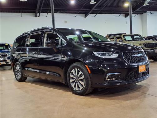 2021 Chrysler Pacifica Touring L