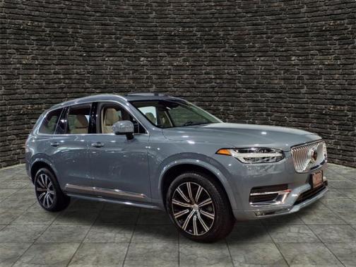 2023 Volvo XC90 B5 Plus Bright Theme