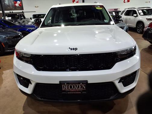 Bright White Clear Coat 2023 Jeep Grand Cherokee Limited