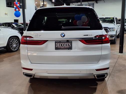 Mineral White Metallic 2022 BMW X7 xDrive40i