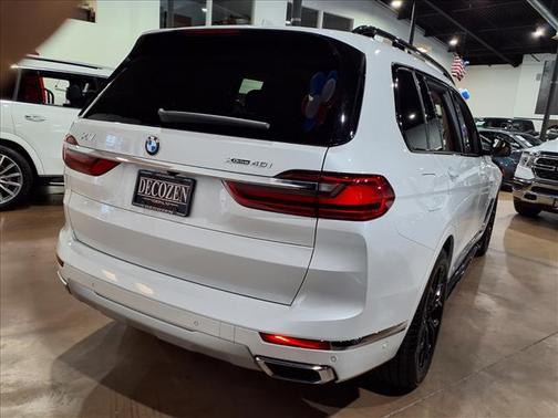 Mineral White Metallic 2022 BMW X7 xDrive40i