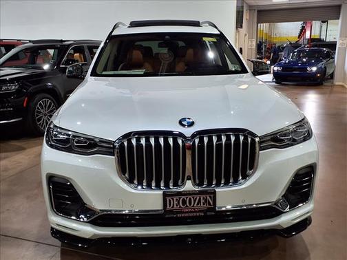 Mineral White Metallic 2022 BMW X7 xDrive40i