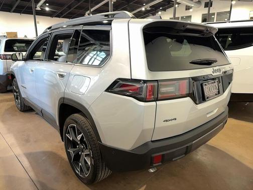 2026 Jeep Cherokee Overland