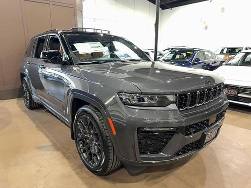 Gray 2026 Jeep Grand Cherokee Summit SUV
