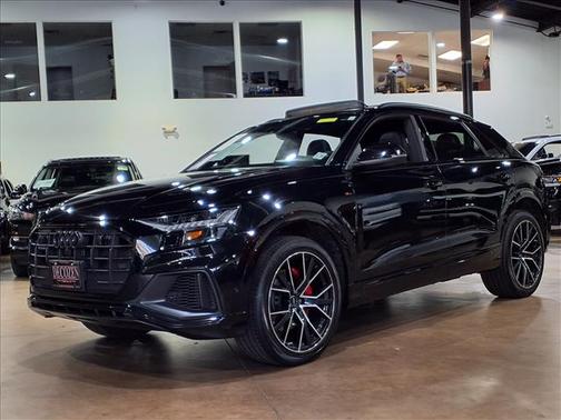 2023 Audi Q8 55 Premium Plus