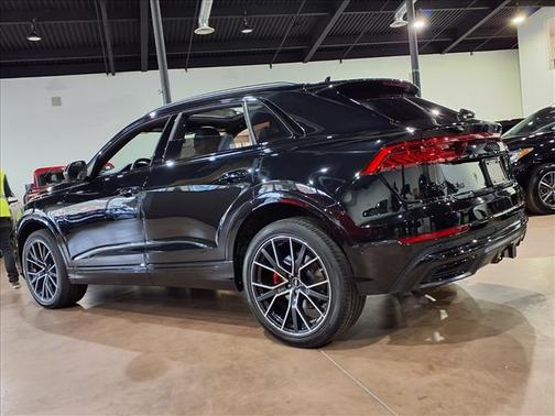 2023 Audi Q8 55 Premium Plus