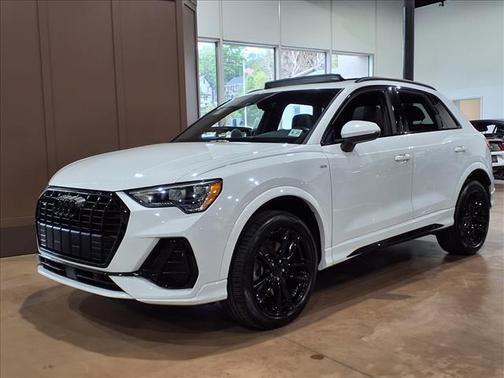Glacier White Metallic 2022 Audi Q3 45 S line Premium
